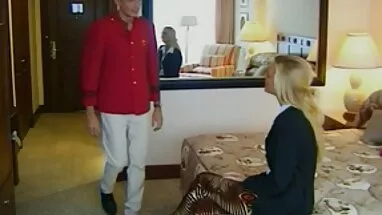 İki amatör liseli porno lezbiyen