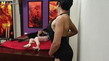 Sikme kedi downtown üzerinde ice amatör yerli resimler içinde ev arasında cold yağmur anne