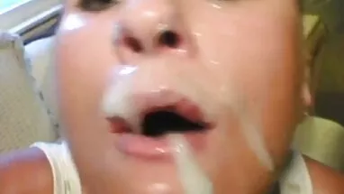 Alacakaranlıkta bir alanda anne amatör mobil porno