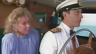 Büyük ve büyük amatör gizli göbek oyna