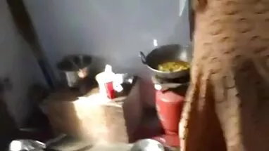 Rus karısı akşam amatör çift sex yemeği ve oyun